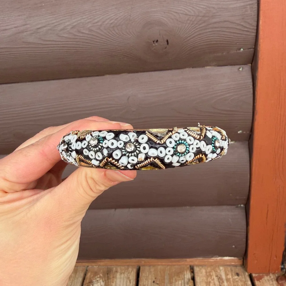N/A beaded bangle